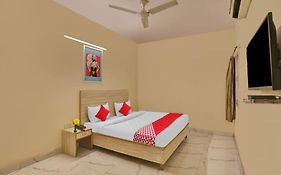 Hotel Raas Laxmi Nagar